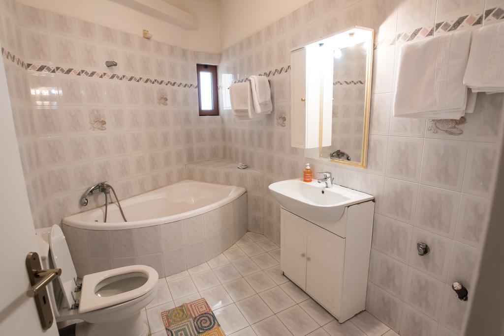 Hotel Artemis Karpenísion Habitación foto